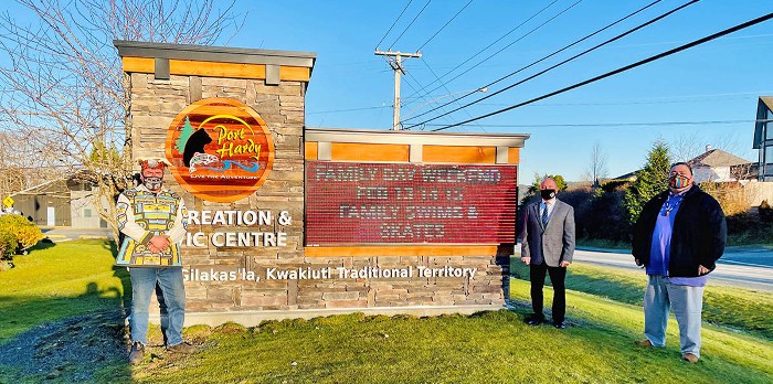 Kwakiutl First Nation and District of Port Hardy Sign Historic Relationship Agreement Kwakiutl First Nation and District of Port Hardy Sign Historic Relationship Agreement